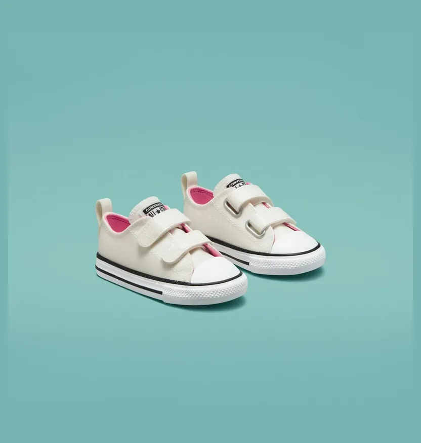 converse-chuck-taylor-all-star A02439C
