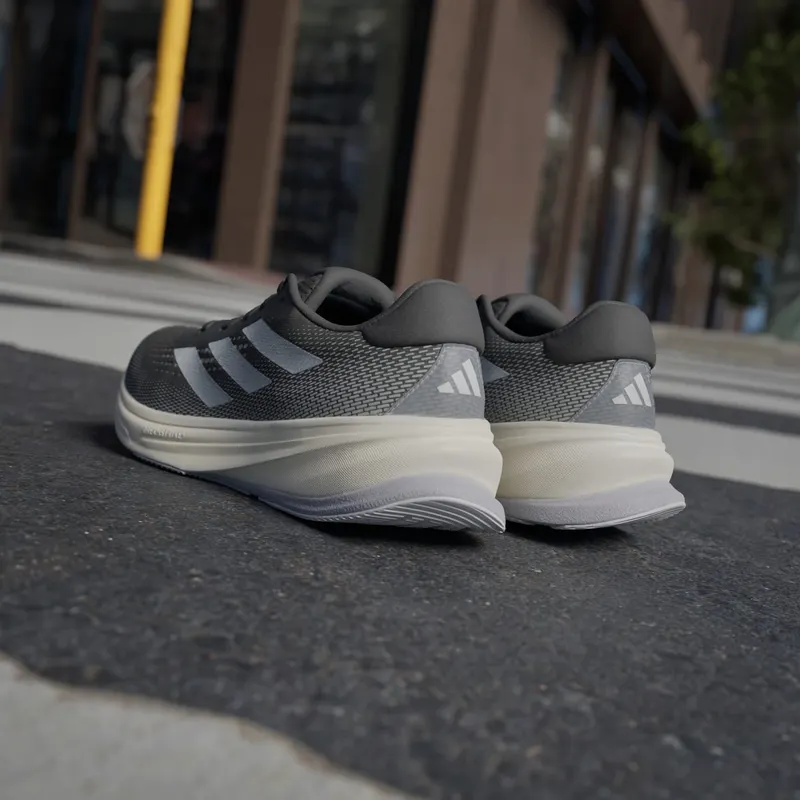 Adidas Supernova Rise “Core Black Halo Silver Dash Grey” (IG5837)