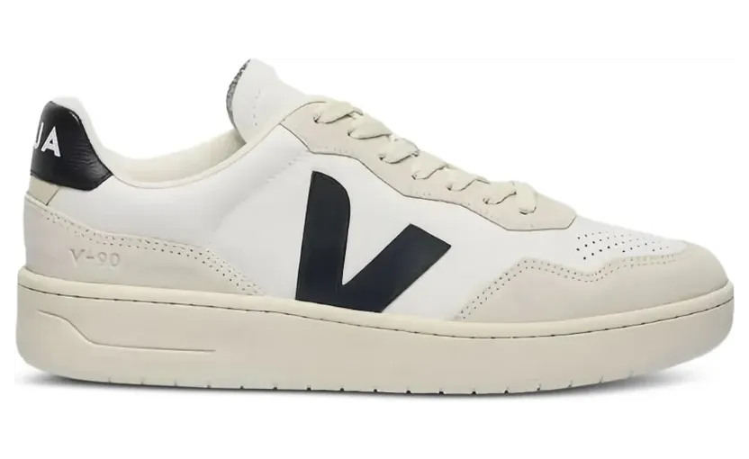VEJA V-90 Sneakers mit Kontrasteinsätzen – Nude (VD202D1061)