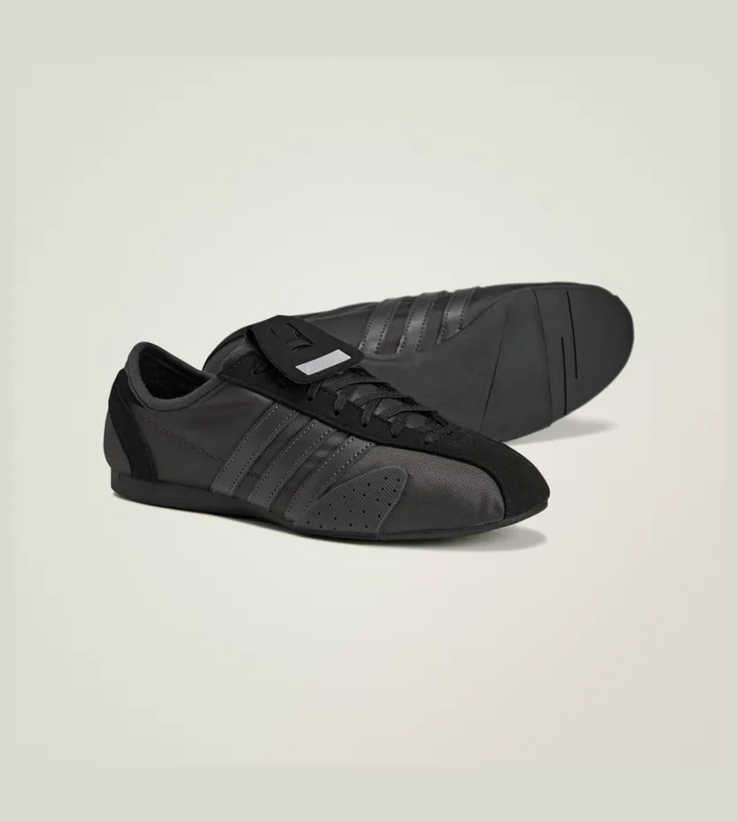 Adidas adidas by Stella McCartney Sportswear 76 Sportschoenen Core Black / Core Black / Core Black (JR7587)