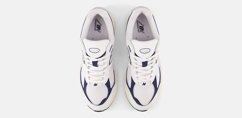 New Balance 2002R “White / Natural Indigo” (M2002RHQ)