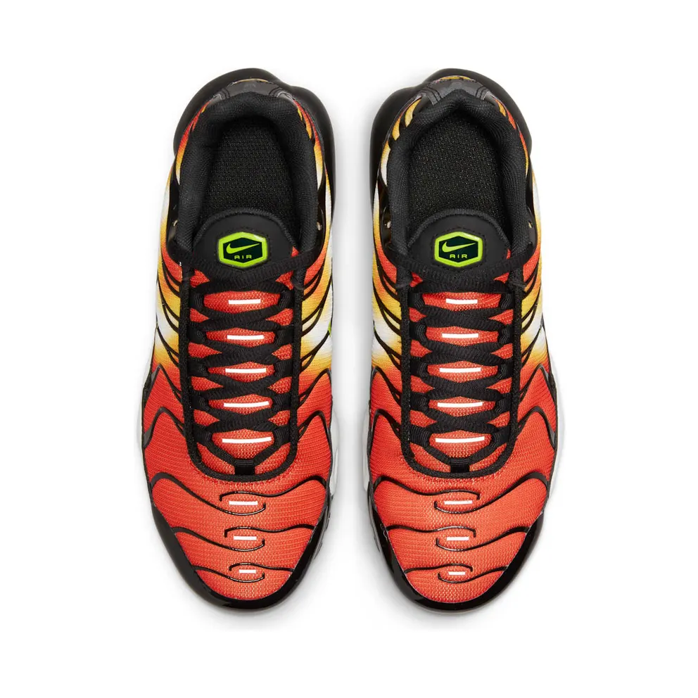 Nike Air Max Plus Older Kids’ Orange (DR8675-800)