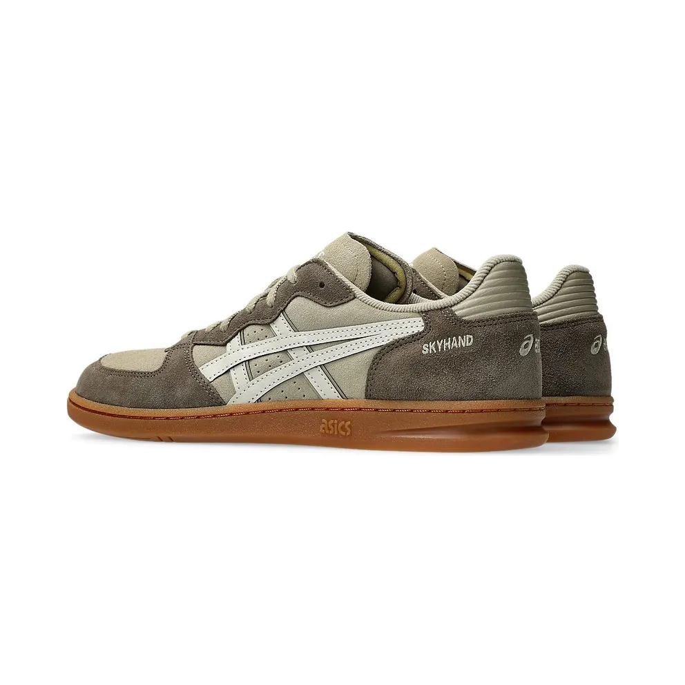 ASICS SKYHAND OG “Driftwood / Smoke Grey” (1203A452-203)
