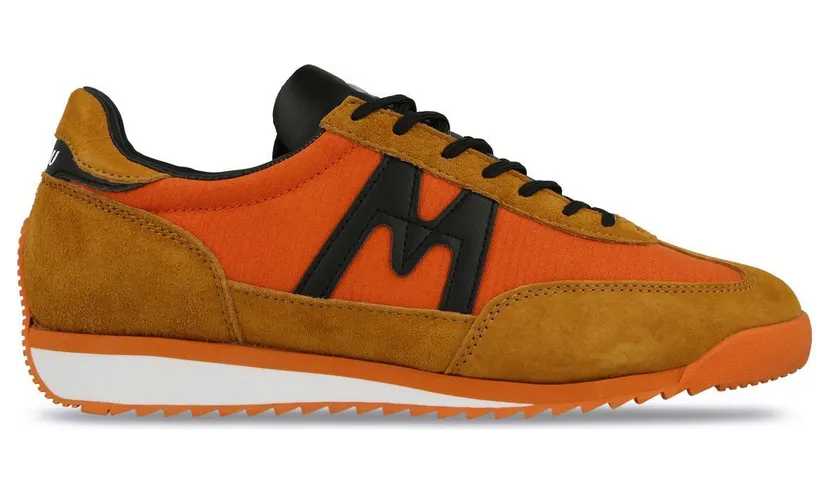 Karhu Mestari – “Jaffa Orange Black” (F805001)