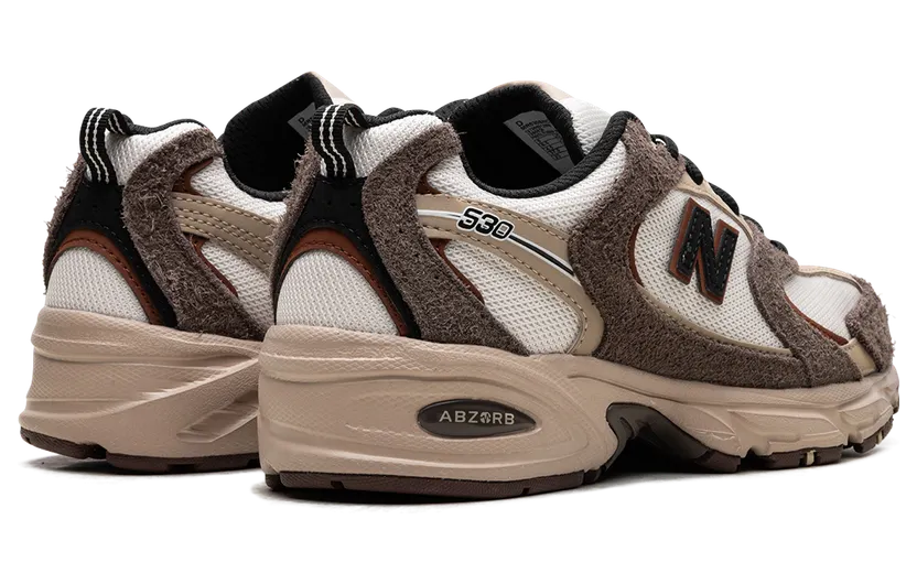 New Balance 530 “Brown Tan”: rustig van een afstand, ruig van dichtbij (2)