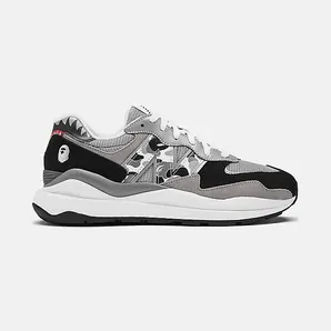 57/40 “Bape x New Balance” (M5740BAP)
