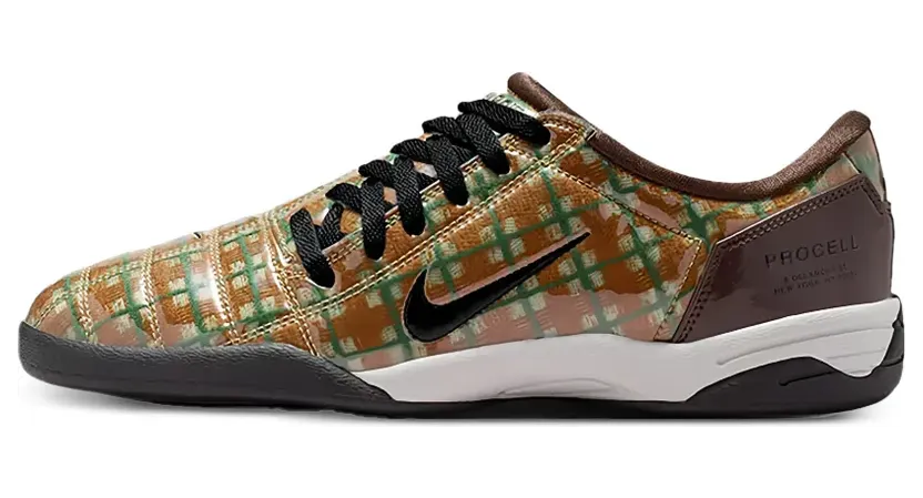 Nike Tennis Classic sneakers met slangenleer-effect – Beige (IQ5794)