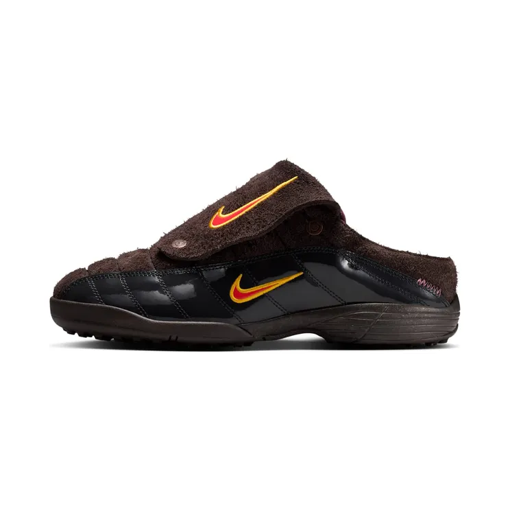Nike Total 90 Mule Kids of Immigrants “Velvet Brown / Orange Horizon / Fusion Red / University Gold” (IH4422-201)