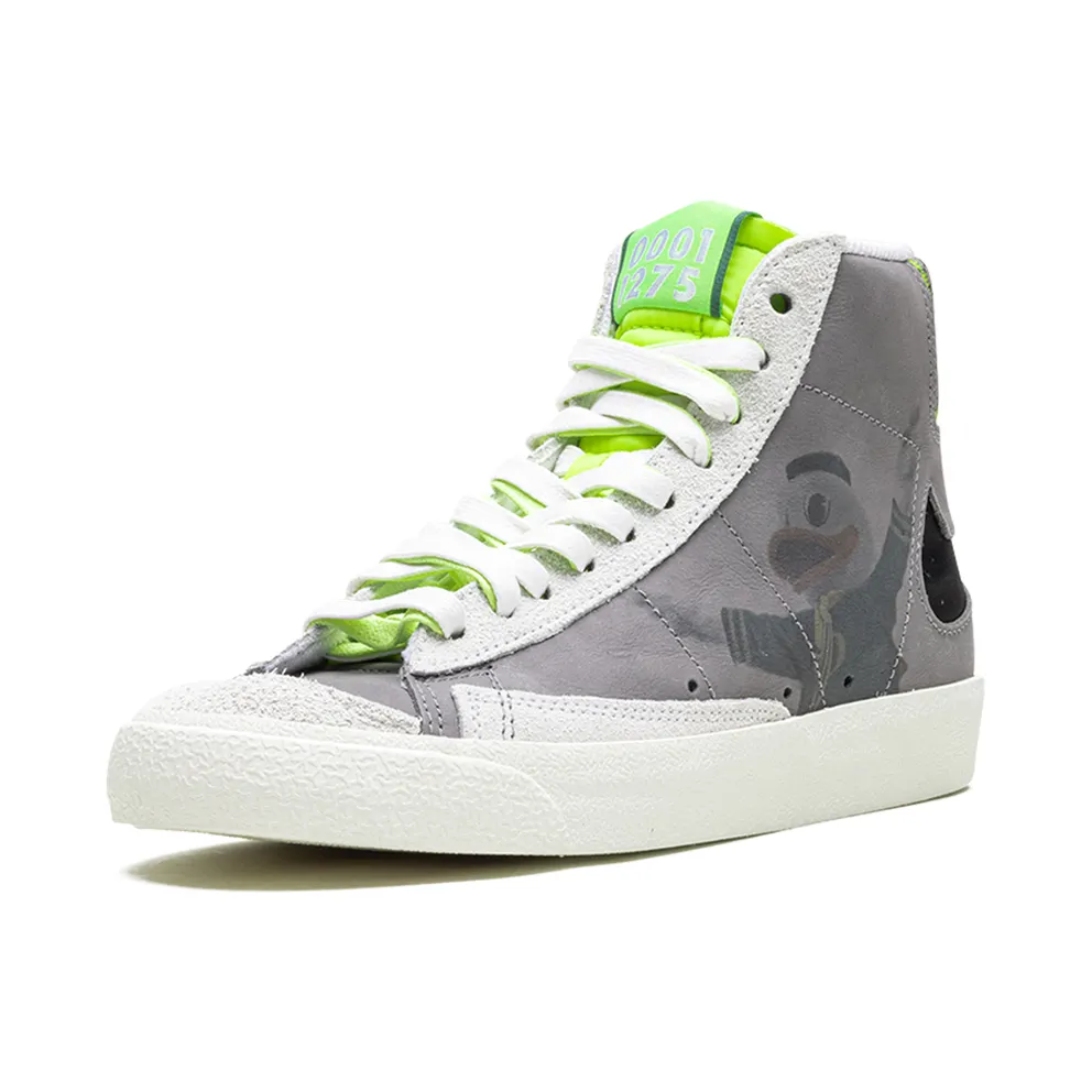 Nike Blazer Mid ’77 “University of Oregon Football” (FD0235-001)