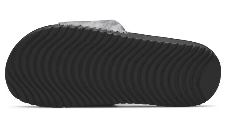 nike-kawa DN3970-001