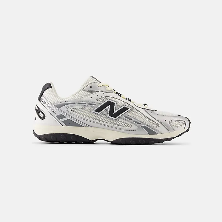 New Balance 204L “Silver Metallic Black” (U204LSWD)