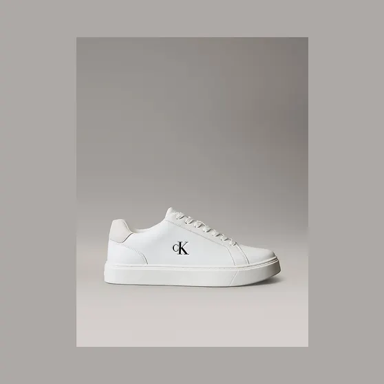 Calvin Klein Ck Baseline – Leather Signature “TRIPLE BRIGHT WHITE” (YM0YM014350K4)