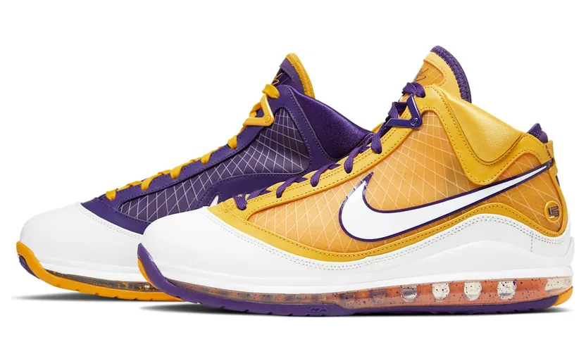 Nike LeBron 7 QS Media Day (CW2300-500)