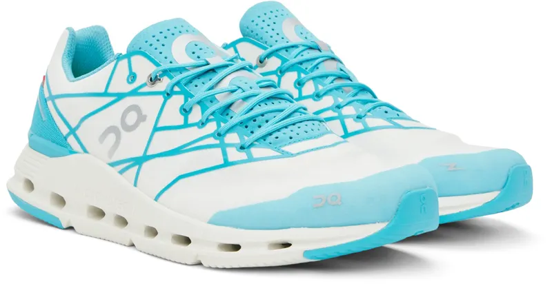 On White & Blue Cloudnova Z5 (26.98382)