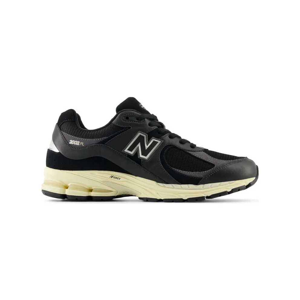 New Balance M2002R “Vintage Black White” (M2002RIB)