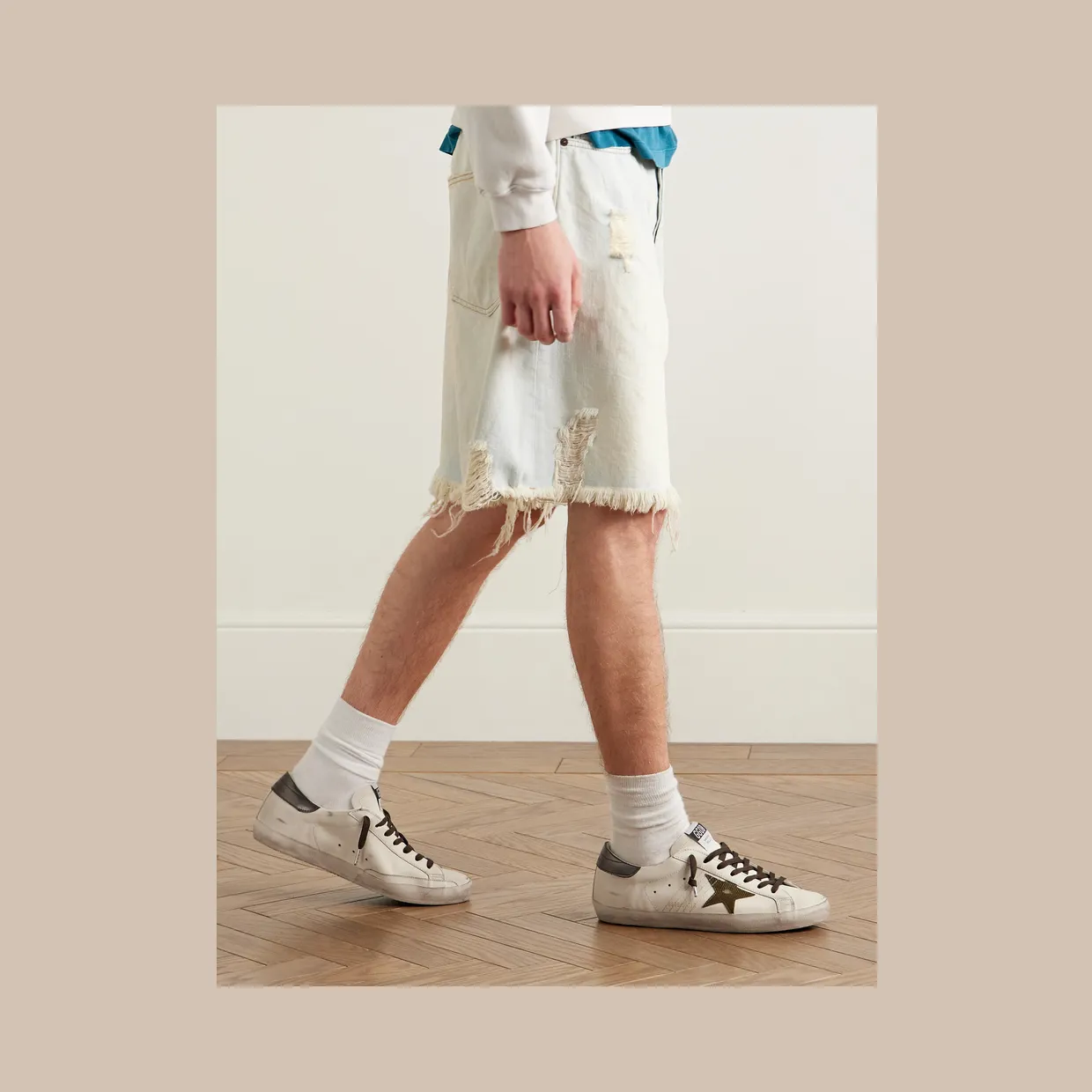 Golden Goose Super-Star Distressed Leather Sneakers White (GMF00101.F007516) (2)