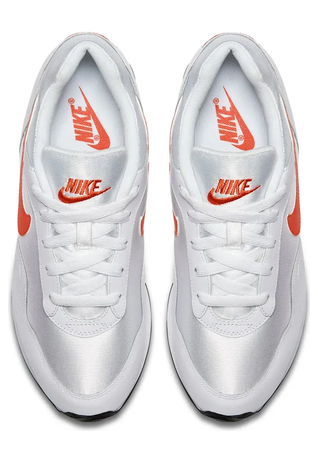 nike-outburst AO1069-106