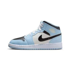 Air Jordan 1 Mid GS “Ice Blue” (555112-401): 22 adressen, en het verschil zit in je maat