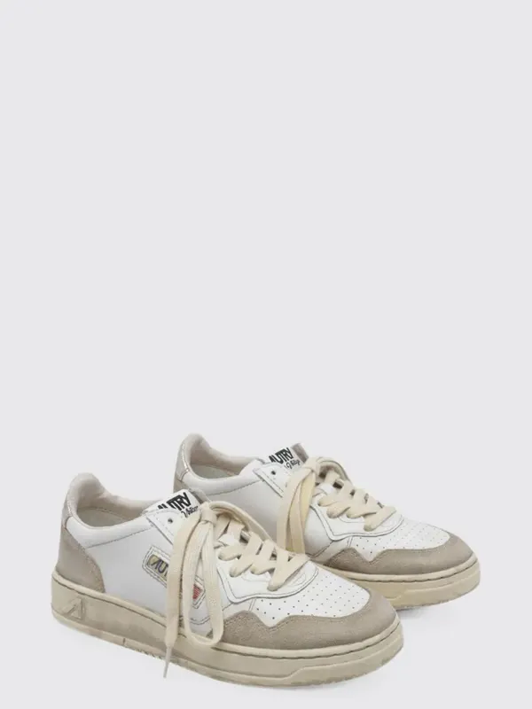 Autry Medalist Low Super Vintage Bicolour Leather Trainers with Worn Effect White (AVLWLS75)