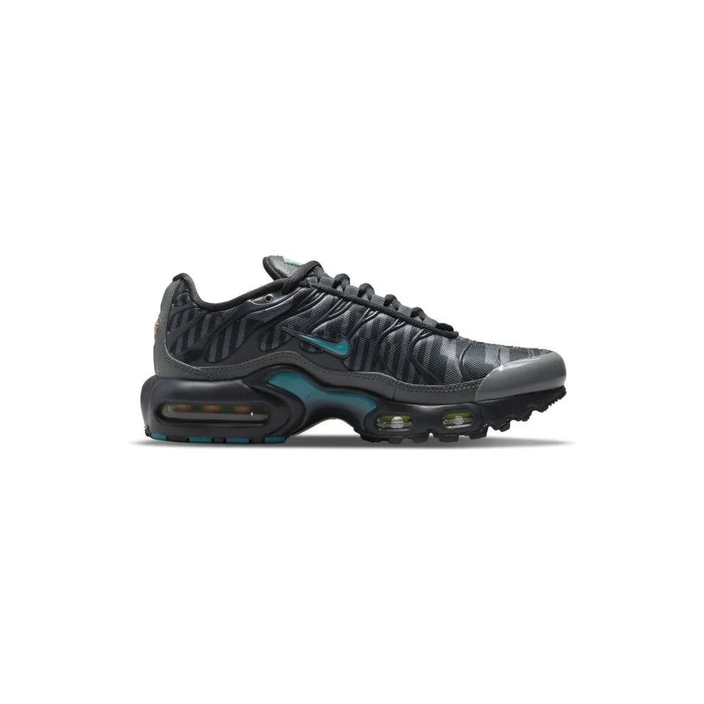 Nike Air Max Plus “Smoke Grey / Lime Glow / Off-Noir / Aquamarine” (DM3266-001)