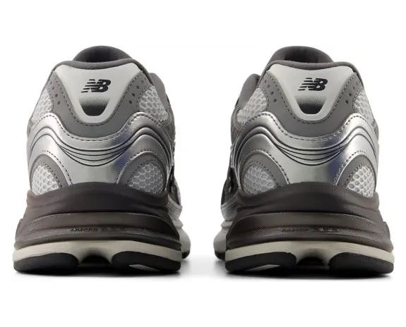New Balance 2010 “Metallic Silver Grey”: de dagelijkse allrounder (6)