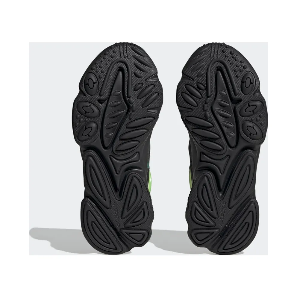 Adidas OZWEEGO Core Black / Core Black / Solar Green (HQ1637)