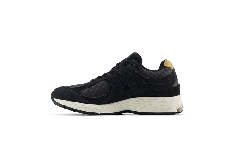 New Balance 2002R Quilted Black (M2002RPG)