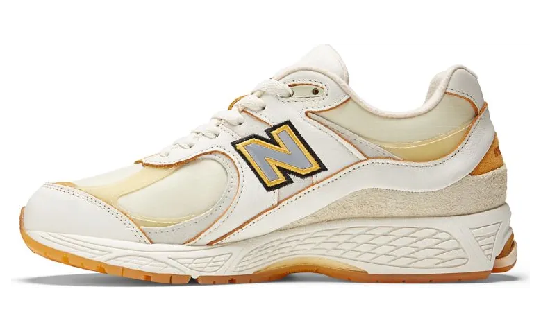 new-balance-sneaker M2002RJ1