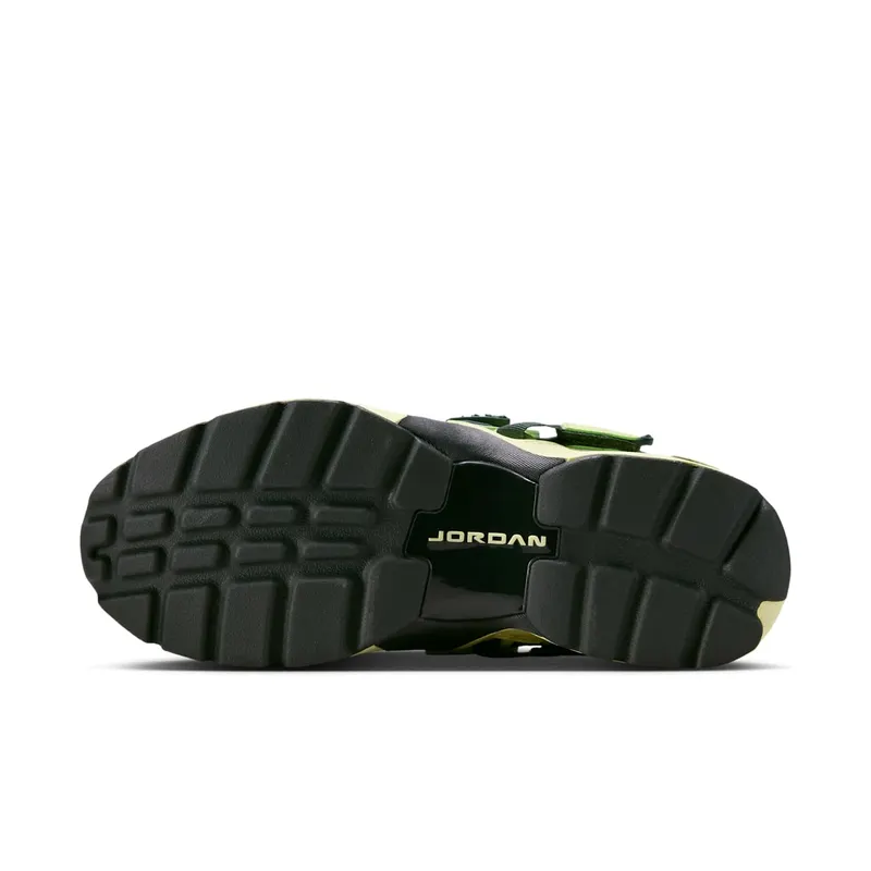 Jordan Trunner LX “Luminous Green” (HQ2164-302)