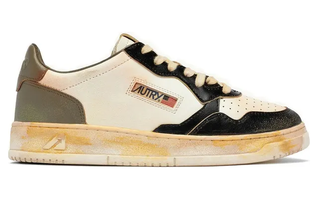 Autry Medalist Super Vintage Perforated-toe “White/Black” (AVLM SV06)