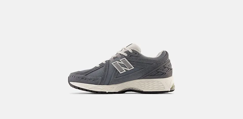 New Balance 1906R “TITANIUM” (M1906RV)