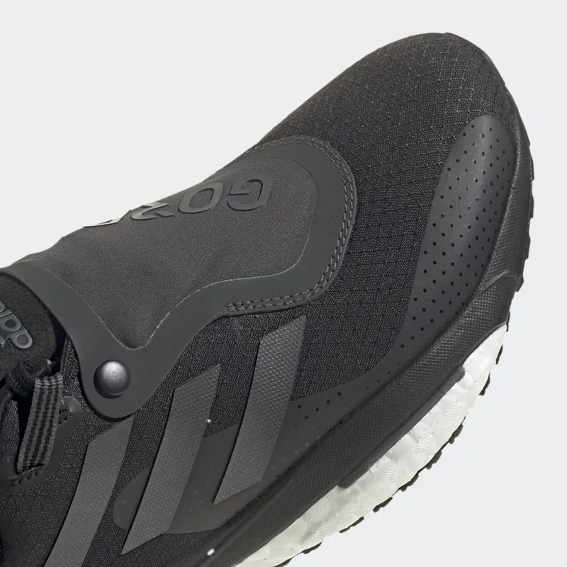 adidas Solar Glide 5 GORE-TEX Core Black / Grey Six / Carbon (GX9201)