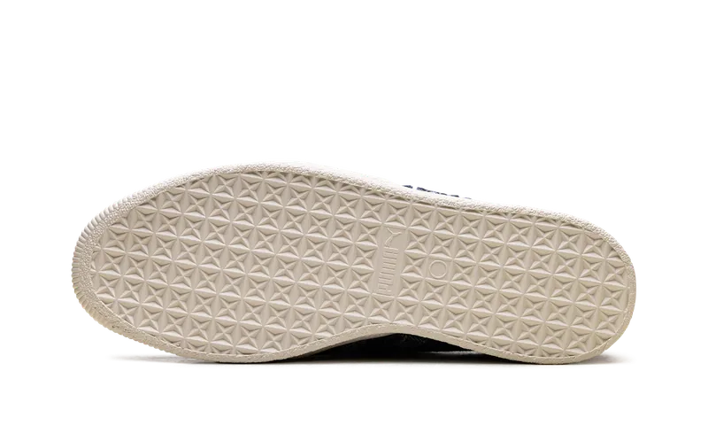 Puma Clyde “Faded Denim Frosted Ivory” (399655-01)