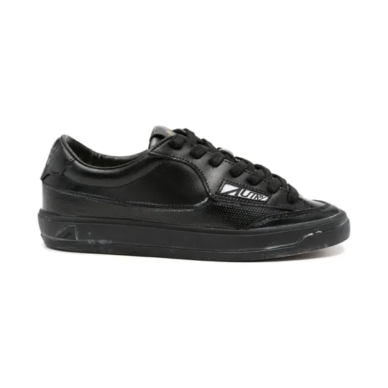Autry met geperforeerd detail en logopatch “Black” (SVLWPJ01)