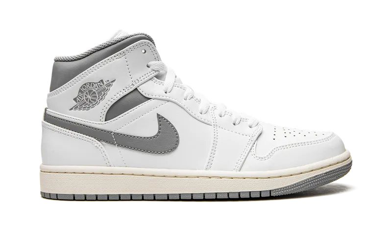 Air Jordan 1 Mid White (554724-135)