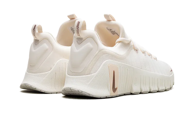 Nike Free Metcon 6 “Pale Ivory / Guava Ice / Sail / Metallic Red Bronze” (FJ7126-100)