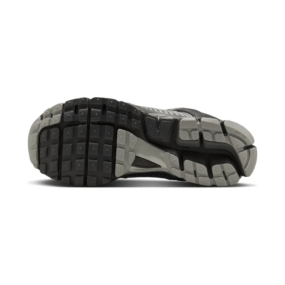 Nike Zoom Vomero 5 “Anthracite Flat Silver” (HF1553-006)