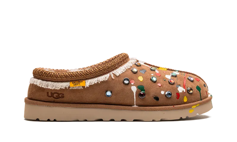 Ugg Tasman Slide “Gallery Dept. – Chestnut” (1166952-CHE)