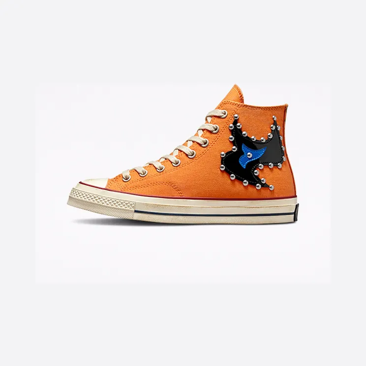 converse-chuck-taylor-all-star A01762C
