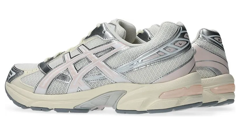 Asics Gel-1130 “Cream / Pink Cloud”: zachte tinten, stoer gedragen (3)