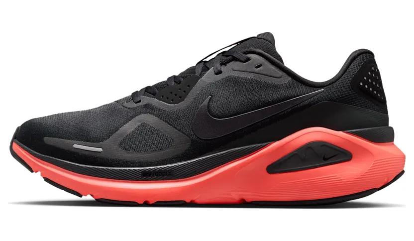 Nike Structure 26 Zwart/Bright Crimson/Dark Smoke Grey/Metallic Dark Grey (HJ1102-006)