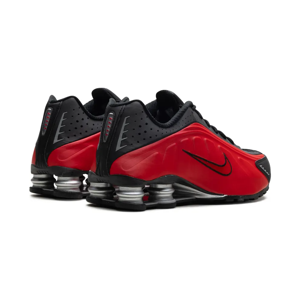 Nike Shox R4 “University Red Black” (HQ1988-600)