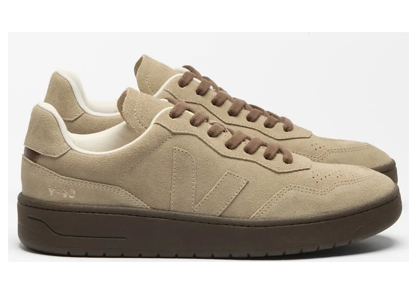 VEJA V-90 suède sneakers met adelaar – Beige (VD0321729A)