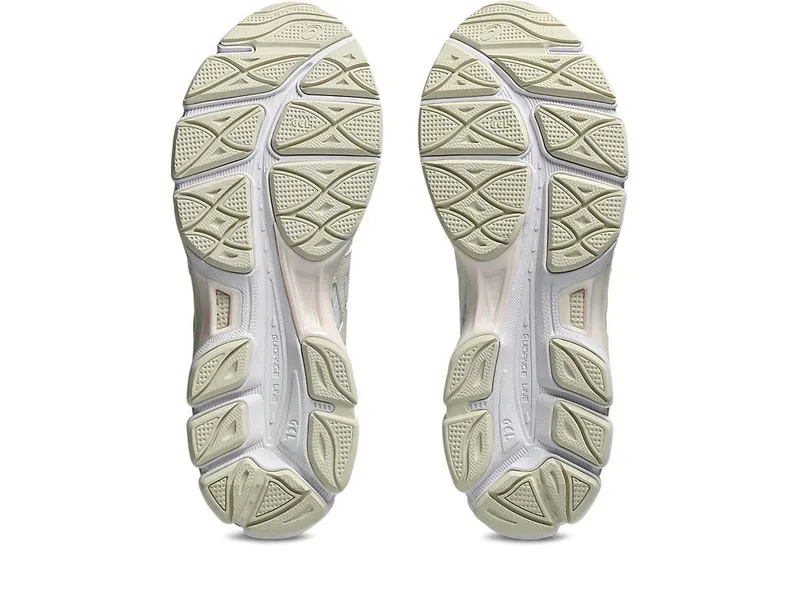 ASICS GEL-CUMULUS 16 “White / Cream” (1203A887-100)