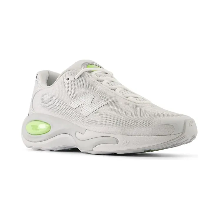new-balance-sneaker MACR16KS