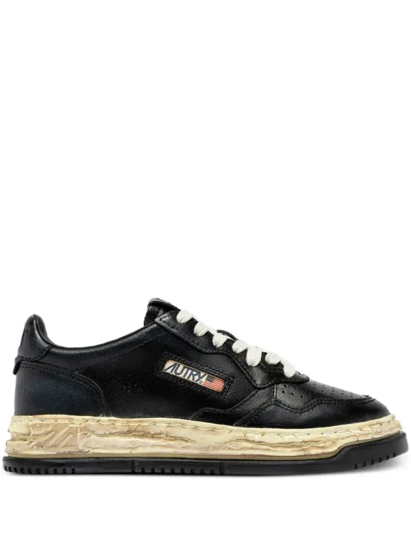 General Scale. x Autry Medalist Supervintage – Black (C15FW301)