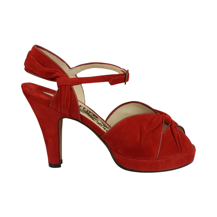 Ferragamo Ava Archive Limited Edition 1940’s Heel Sandals Red (017109-670146-M)