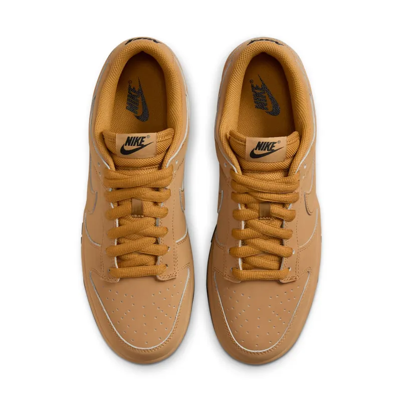 Nike Dunk Low Retro SE “Wheat Gum” (wheat / wheat / gum yellow / black) – HQ1932-700