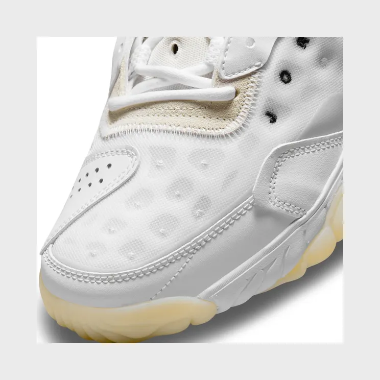 air-jordan-delta CV8121-102