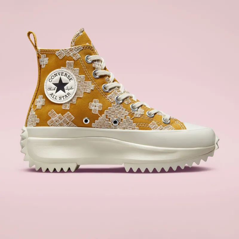 Converse Run Star Hike Platform Tonal Embroidery Goldtone/egret/egret (A02231C)